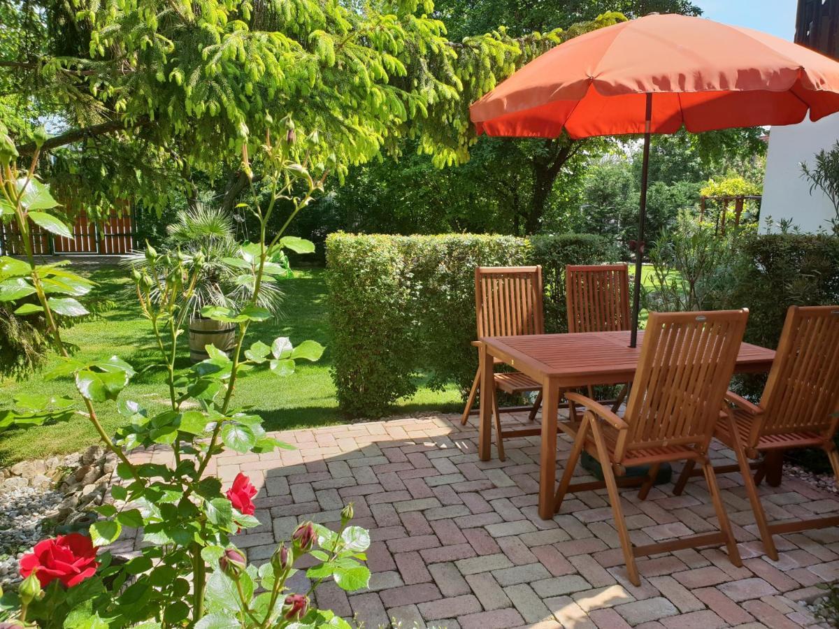 Fuered Deluxe Garden Apartment Balatonfured Luaran gambar