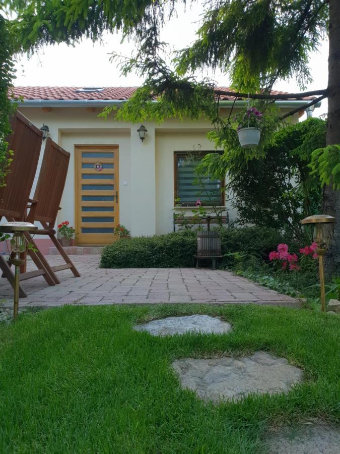 Fuered Deluxe Garden Apartment Balatonfured Luaran gambar