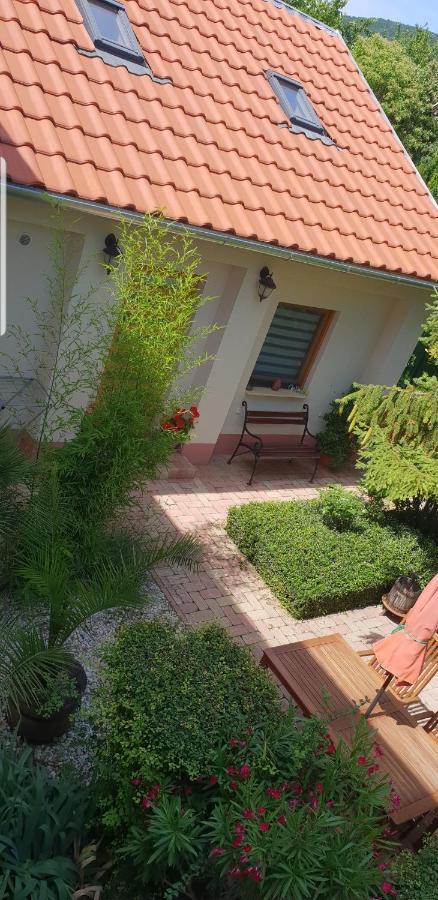 Fuered Deluxe Garden Apartment Balatonfured Luaran gambar